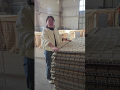 جابيّون ملحومة مجلفنة مبطنة بجيو تكستيل مملوءة بالرمل لحماية الحاجز الدفاعي