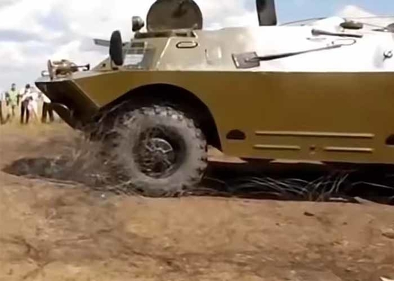 حاجز سلكي لحماية الحدود ومضاد للدبابات وسلك شبكي لتغليف المسارات
