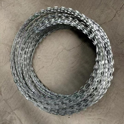 CBT-60 شبكات سياج سلكية ذات شفرة حلاقة كونسرتينا مغلفة بالبلاستيك