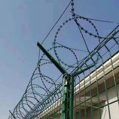 المصنع CBT-65 ريزر كوب السلك الحار الغلفاني بسعر منخفض PVC مغلفة سياج رول