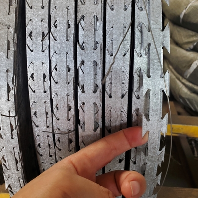 الطول الطويل للشفرة والعرض للحفاظ على الأمن الإضافي مع سلك الشوك