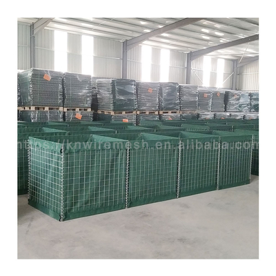 الحواجز الدفاعية للحصون / الحواجز الحماية للنهر مع النسيج الجيولوجي الأخضر / الرمال في بوركينا فاسو