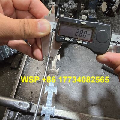 Durable 500mm OD BTO-16 Razor Mesh 102 Loops Razor Barbed Wire Anti Corrosion Residential Community Fence
