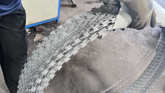 Highly Ductile Anti-Climbing Corrosion-Resistant Razor Barbed Wire Mesh for Security Fence
