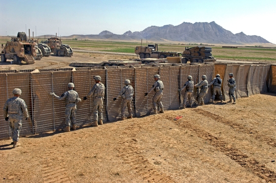 الحواجز الدفاعية الثقيلة أكياس الرمل Mil 10 Mil 3 Hesco Barrier For Shooting Range