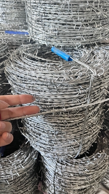 الأسلاك الشائكة السور الأمني السور الأمني السلك الشائكة شفرة الأسلاك الشائكة الأسلاك الشائكة الأسلاك الشائكة المصنعة الأسلاك الشائكة المزارع السور الأسلاك الشائكة أسلاك الشائكة أدوات الأسلاك الشائكة للمواشي