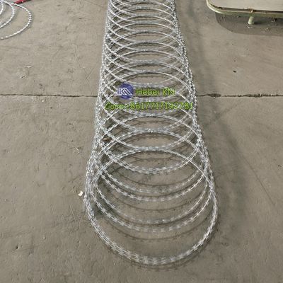 مصنع بيع بالجملة Bto-22 حار غطس غالواني Concertina 0.5mm سلك شائك للحواجز الأمنية على جانب الطريق السريع