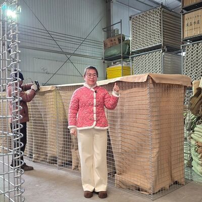 ميل 1 الحاجز الدفاعي حاجز هيسكو الحاجز المصقول الشبكة المطاطية التحكم في الفيضانات الجوية الحصون العسكرية الجمع السهل