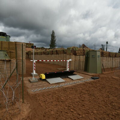 الحدود الباليستية الدفاع الحماية الحماية الحماية الحصن الحاجز 5 ملم الأسلاك الحصن الحائط الغابيون الرمل المملوء للفيضانات الحائط