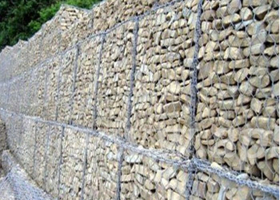 بولي كلوريد الفينيل مغلفة بأحجار سداسية مملوءة بالتراب وشبكة حماية الصخور